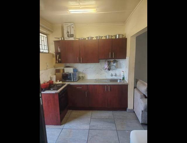2 BEDROOM APARTMENT FOR SALE IN SASOLBURG EXT 2